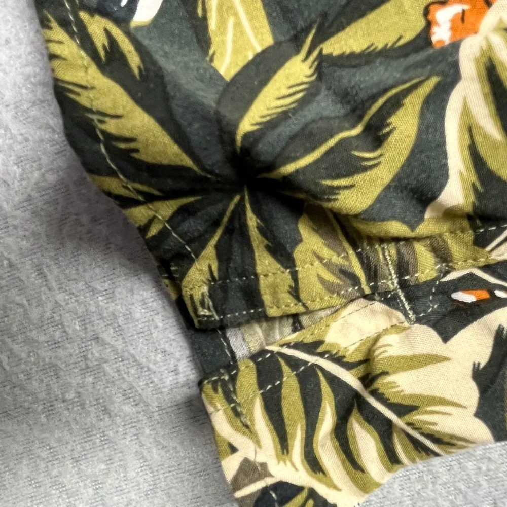 Banana Republic Mens M Standard Fit Tropical Tiger Leaf‎ Print Rayon Shirt Olive